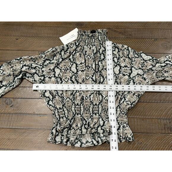 Shinestar Snake Print L/S Mock Neck Cropped Blouse Elastic Accents - JR Size M - Picture 6 of 6